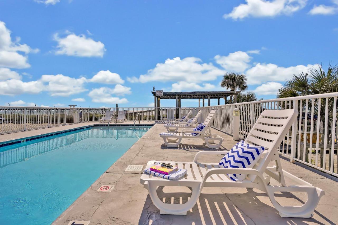 Admiral'S Quarters Motel Kure Beach Exterior photo